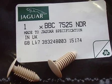 2 NEW JAGUAR XJS REAR QUARTER PANEL FIXING BUTTON OR CLIP CREAM BBC7525NDR