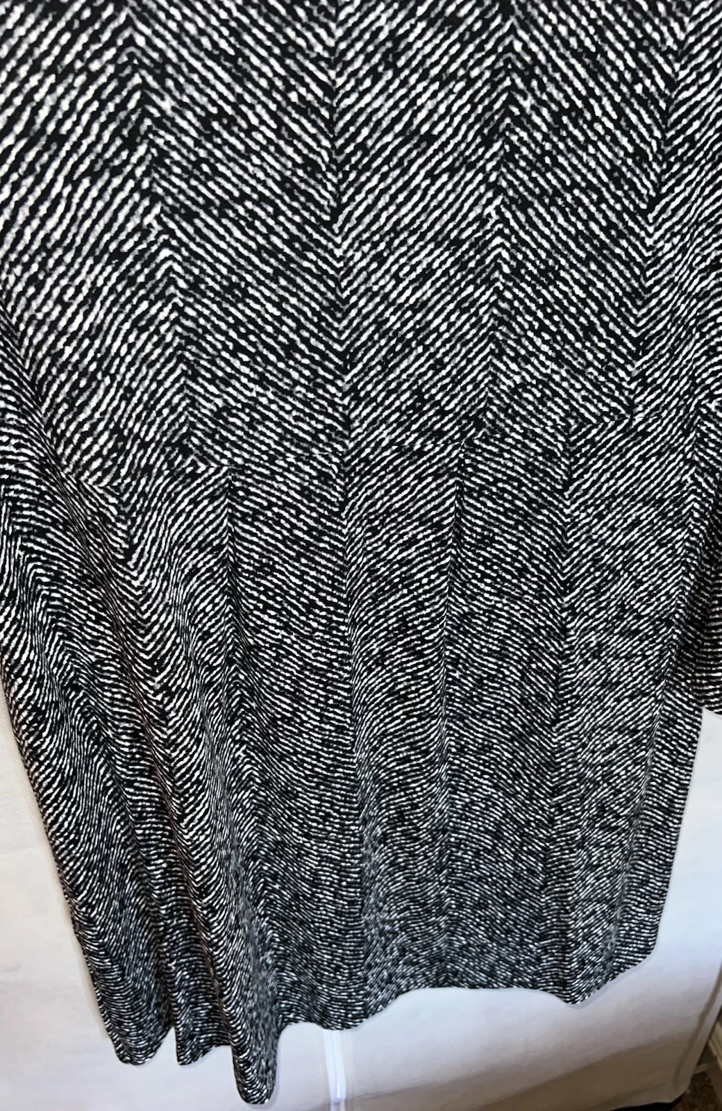 VETEMENTS Abito tubino Wearever Collection J. Jill nero e grigio stampa plissettato in vita MP