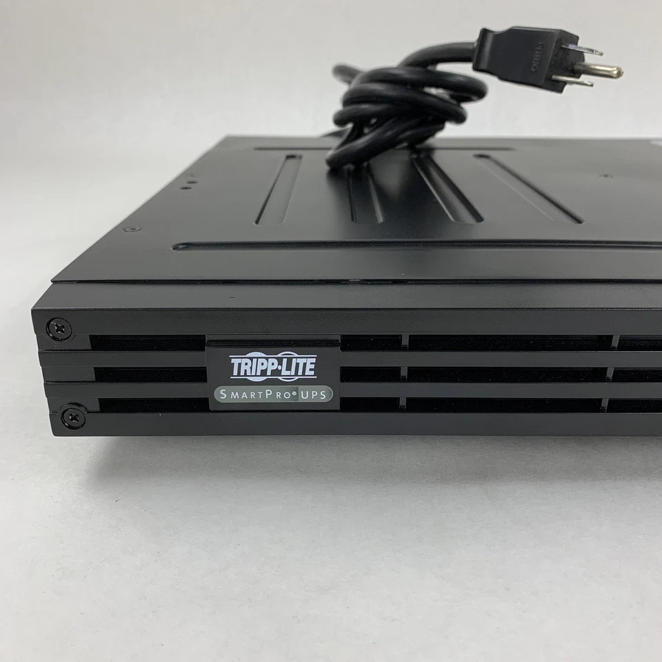 Tripp Lite SMART1000RM1UN Series SmartPro 120V 1kVA 800W No Batteries Tested - Image 3 of 4