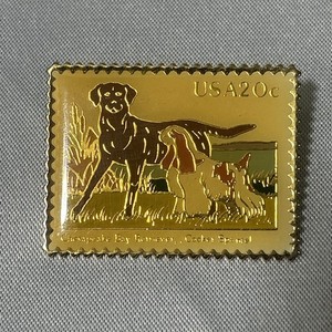 Vintage Chesapeake Bay Retriever Cocker Spaniel Dog Postage Stamp Pin 1984 USPS