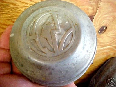 B32 RARE! Make Up Powder Case compact Aluminum Oil olay