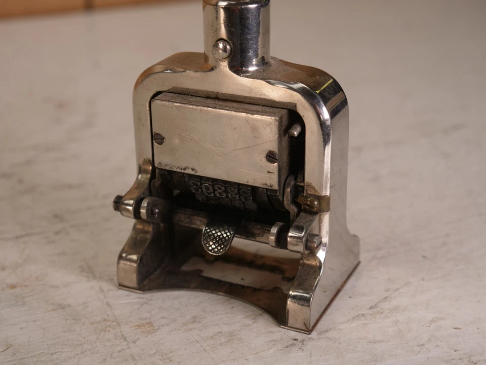Antique Bates Numbering Machine Stamp Consecutive / Repeat / Duplicate working - Image 4 of 4