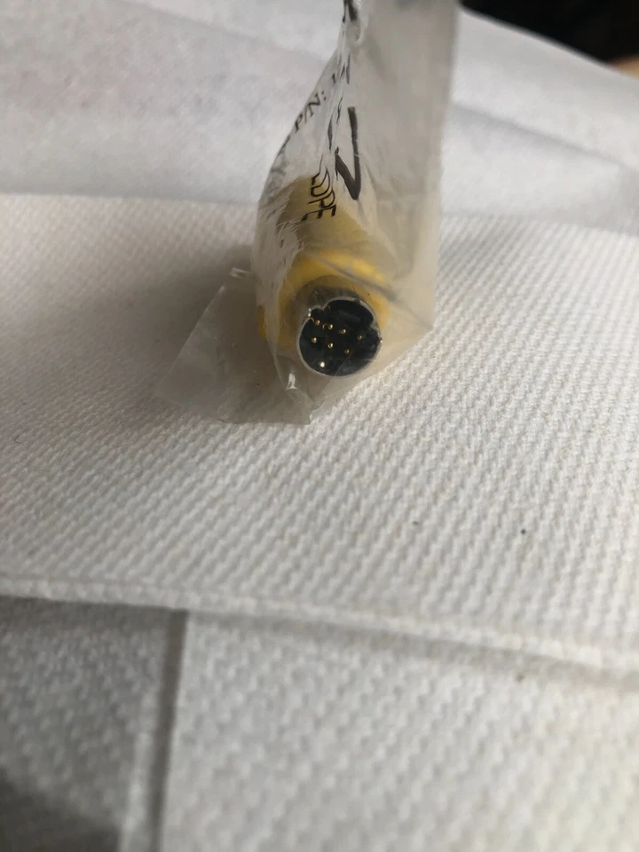 S-Video Male 7 pin Mini-DIN to Composite RCA Female Adapter Converter - Image 2 of 4