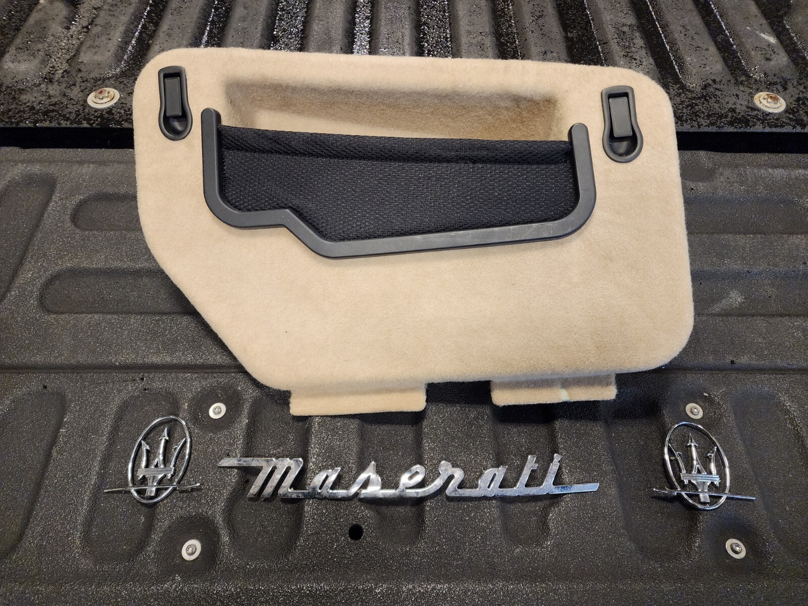 2006 MASERATI TRUNK BOOT ACCESS COVER BEIGE 068446113