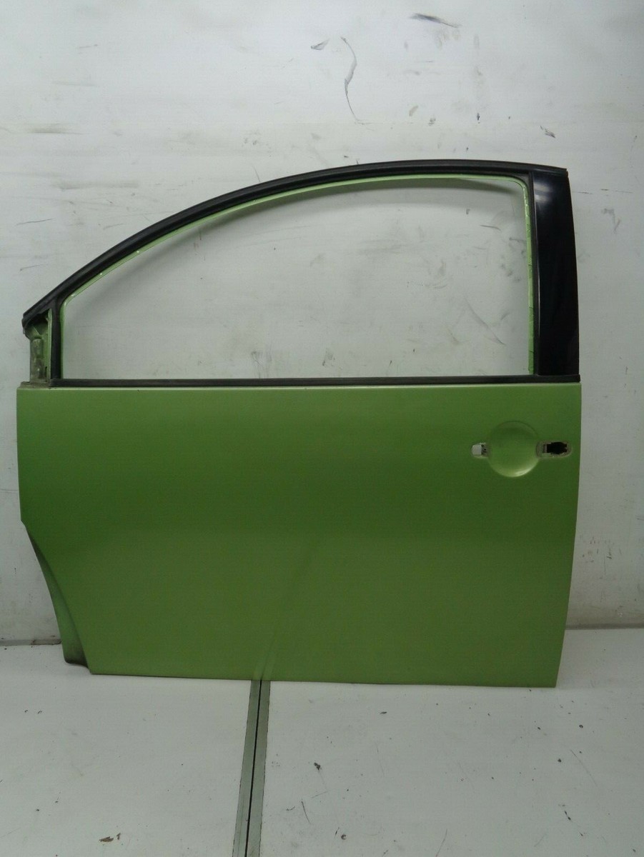 98-01 Volkswagen Beetle Front Left Driver Side Door Shell Green