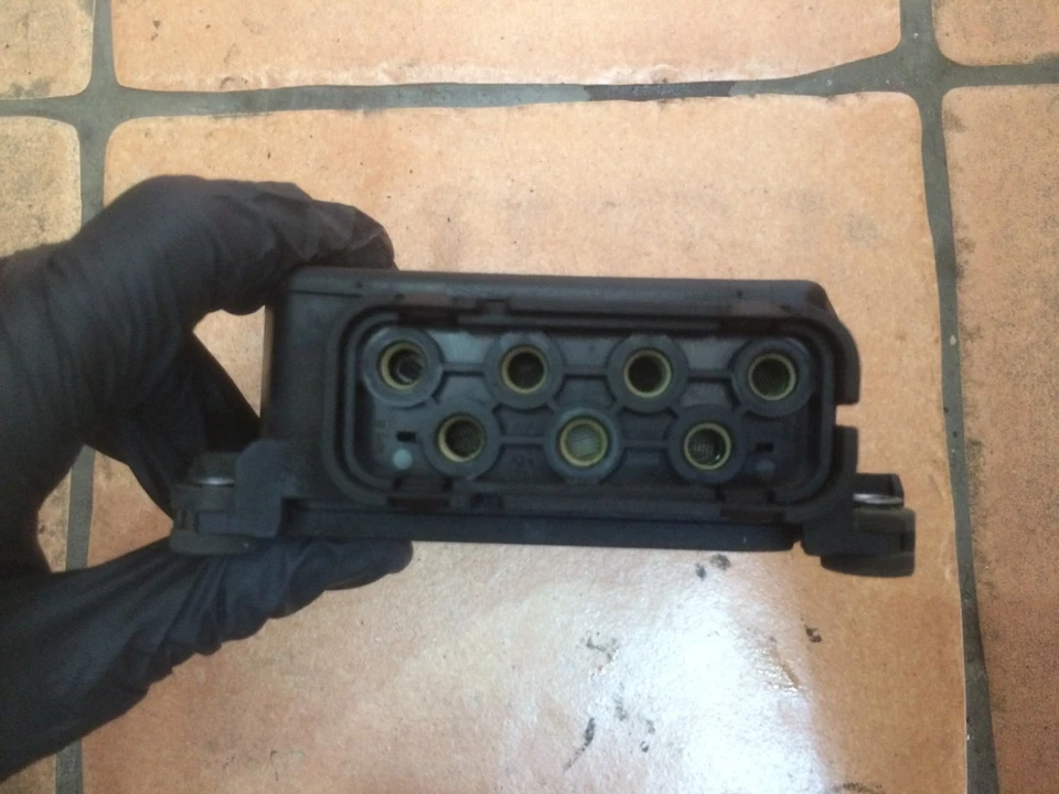 6Q0906625B CENTRALINA BLOCCO VALVOLA SOLENOIDE BLOCCO A VUOTO SKODA FABIA II - Immagine 2 di 2