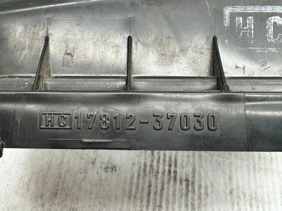 2010-2015 TOYOTA PRIUS / 2011-2017 LEXUS CT200H AIR CLEANER BOX OEM 17812-37030 - Изображение 4 из 4