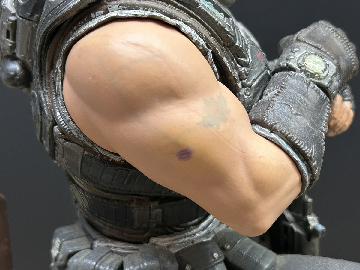 Gears of War 3 Collector's Edition PVC Statue Marcus Fenix