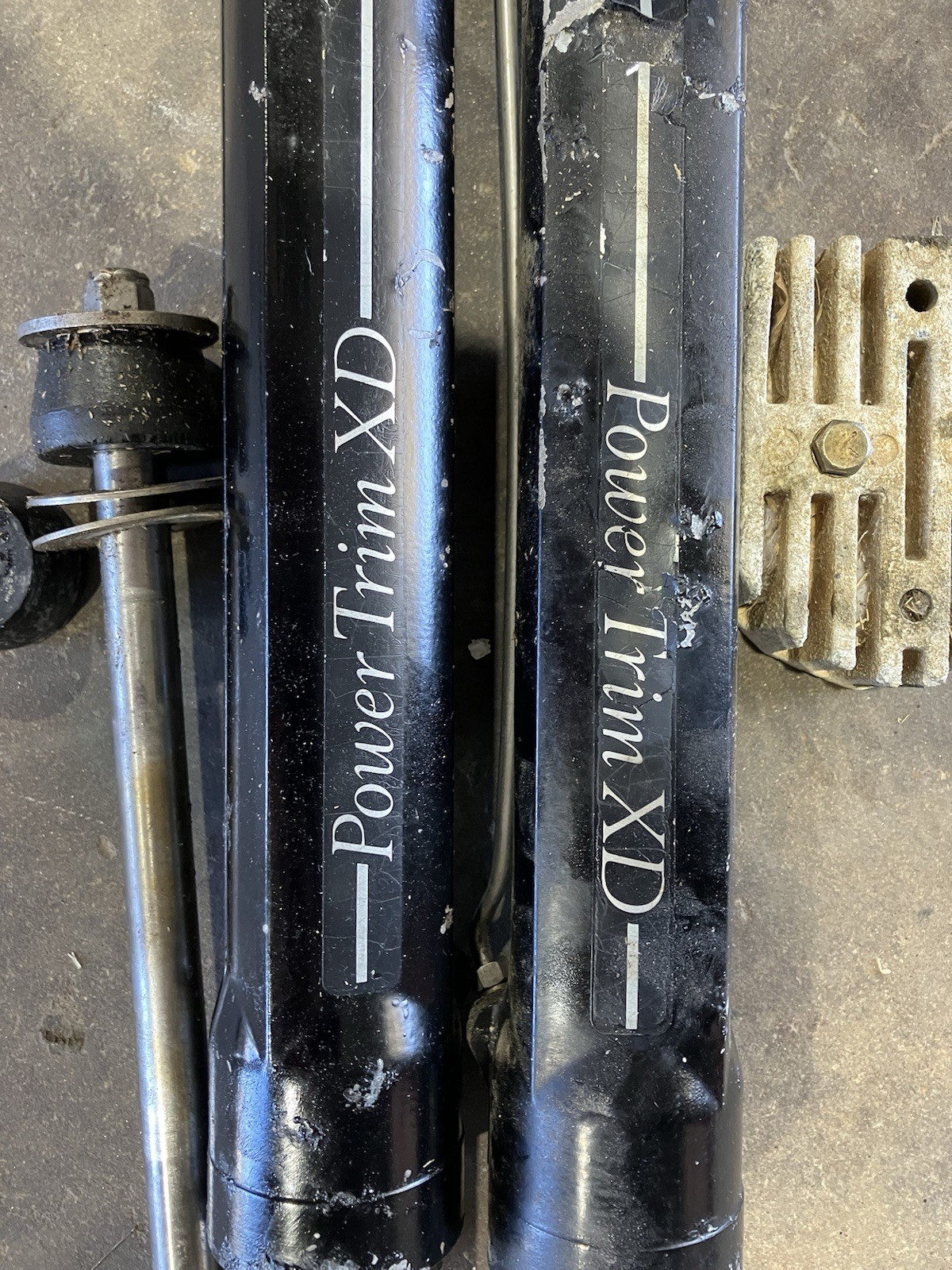 Mercruiser Alpha 1/ Gen 1 Outdrive Assy w/Hydraulic Tilt/trim Cylinders & Lines