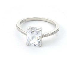 Elegant Women's Engagement Ring with Emerald-Shaped Cubic ZirconiaTimeless