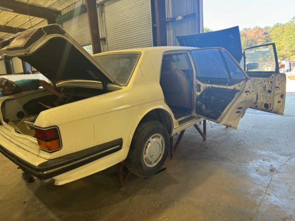 Used Wheel fits: 1990 Bentley TURBO R Grade A