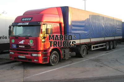 LKW Foto Iveco EuroTech Cursor Planensattelzug Rumänien rot JAVA & COM, E #d3hn