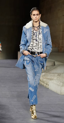 $9750 CHANEL 19A EGYPT NY RUNWAY BLUE DENIM COAT CREAM SHEARLING