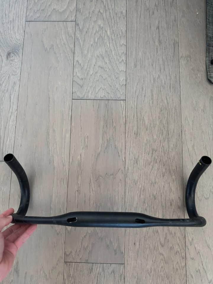 Bontrager Elite Aero VR-CF Road Handlebar 31.8 Dia 44cm Width