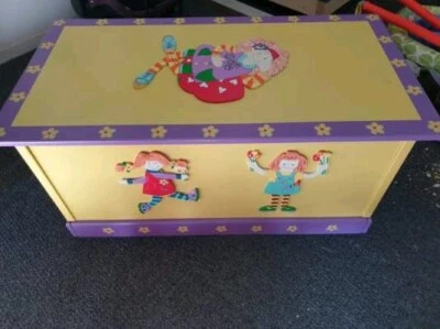children's wooden toy box
