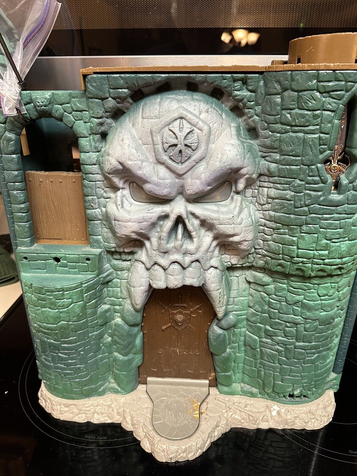 Mattel CASTLE GRAYSKULL Playset MASTERS Of The UNIVERSE He-Man 2002 / 200X 7in.