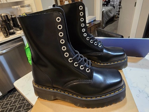Dr. Martens 1490 Quard Squared Boot Black MENS SZ 10 LEATHER COMBAT NEW 31147001 - 第 1/8 張圖片
