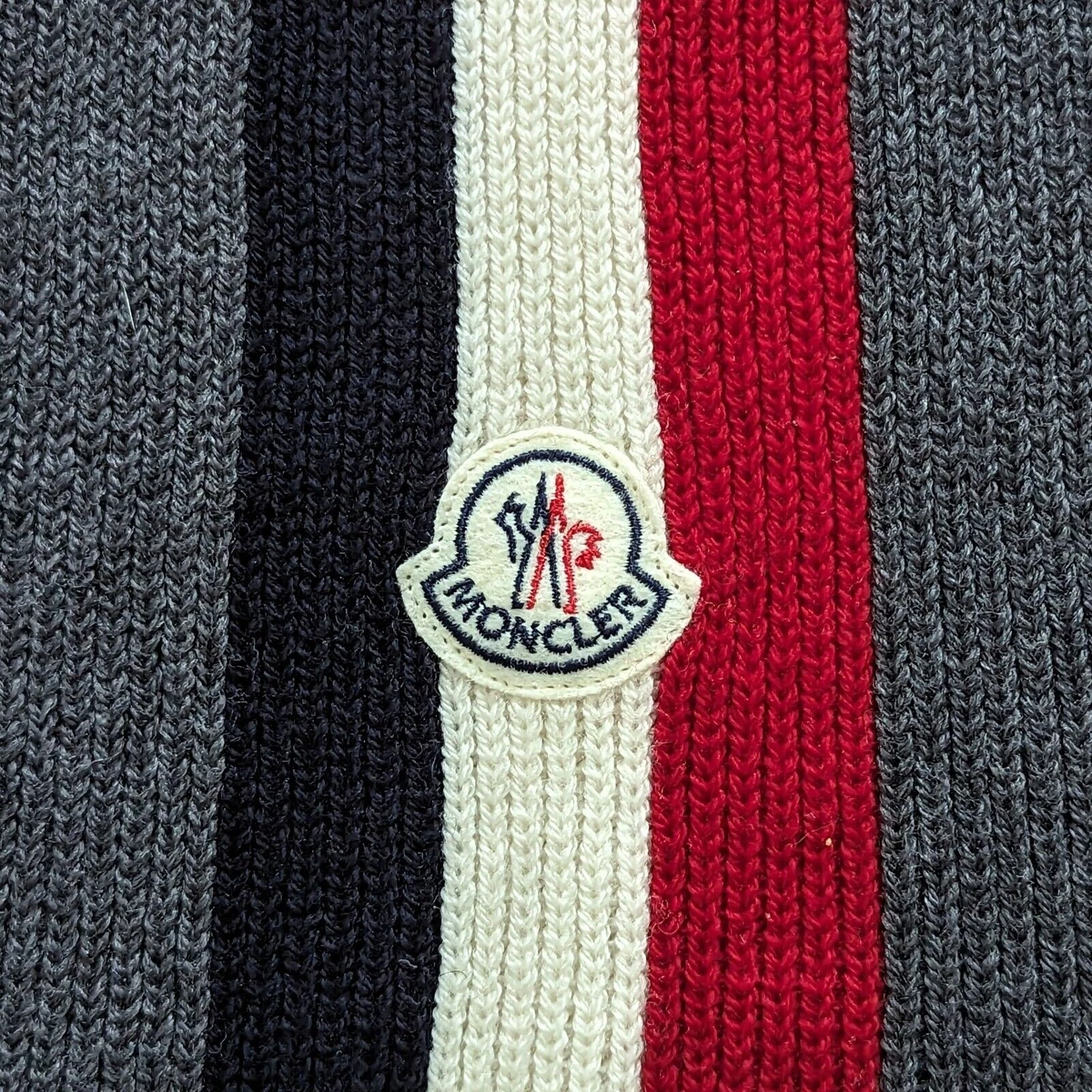 Moncler scarf sale deals