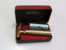 Vintage Gillette 1934 Red Black Special DE Safety Razor Set in Case