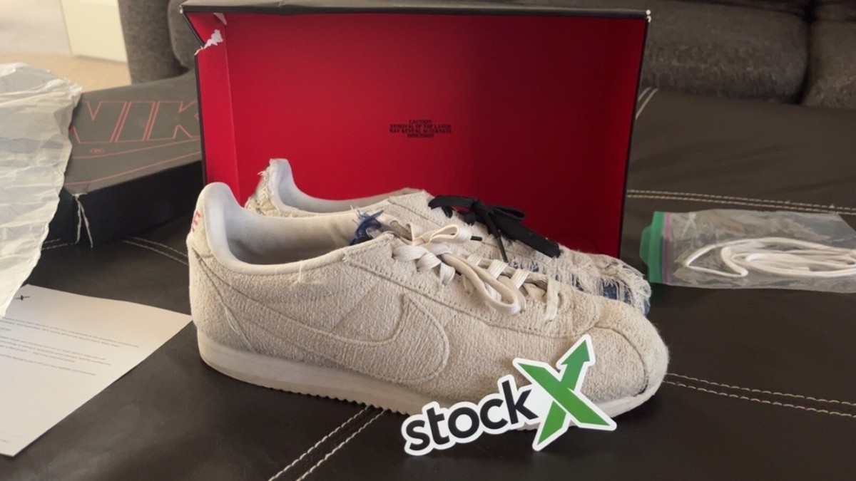 Size 9.5 - Nike Classic Cortez QS x Stranger Things Upside Down