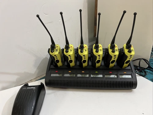 Lot Of 6 Motorola XTS5000R H18UCF9PW6AN 700/800MHz Two Way Radios Charger Green