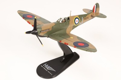 HA7817 Hobby Master Spitfire Mk I 1/48 Model P9374 RAF No.92 Sqn