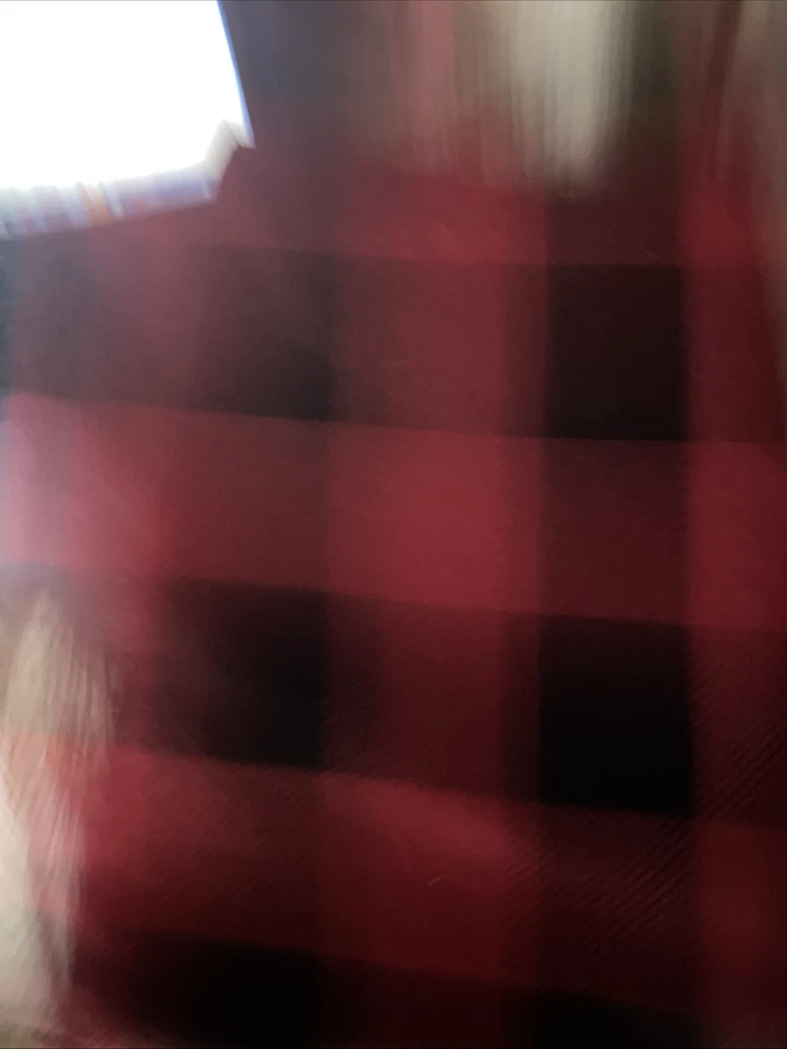 Juego de cuatro sábanas de franela Buffalo a cuadros rojo tamaño queen Foto 2 de 3