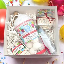 Fizz Bubble Birthday Box 4 Piece Gift Set Fizzy Milkshake Cupcake Bath Bombs