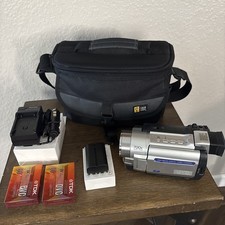 JVC GR-DVL720U Mini DV Digital Camcorder w/Battery, Charger, Tapes & Case-Tested