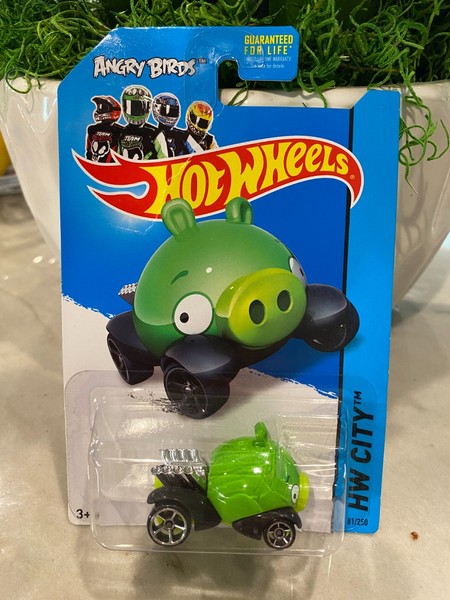 2014 Hot Wheels #81 Hw City-Tooned L Angry Birds Minion PIG GrüN W / Chrom Oh5Sp-image