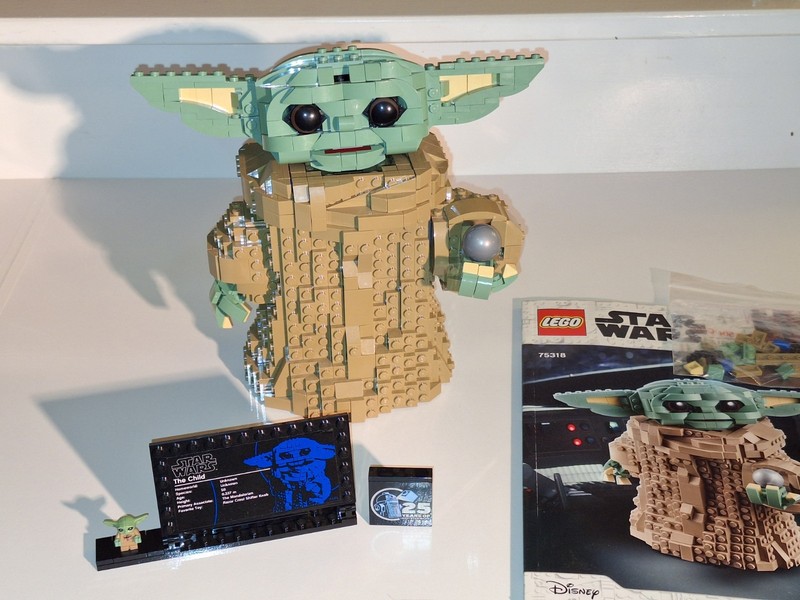 Lego 75318 Star Wars The Child-Yoda & Stand, with Manual. In Excell Clean Cond.
