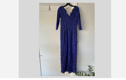 NEW JS COLLECTIONS Simone V-Neck Lace Column Gown Size 4 #B886 - Picture 6 of 14