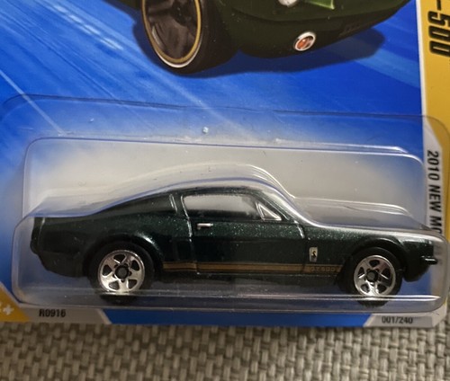 Hot Wheels 2010 nuevos modelos #01 '67 Shelby GT-500 verde oscuro con rayas doradas - Imagen 4 de 5