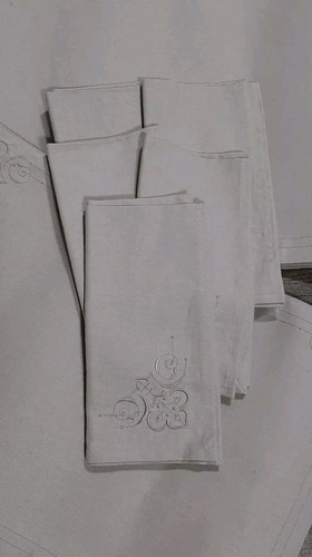 NEW FIELDCREST Luxury Washable Set of 4 Placemats & Napkins Beige Embroidered - Picture 2 of 6