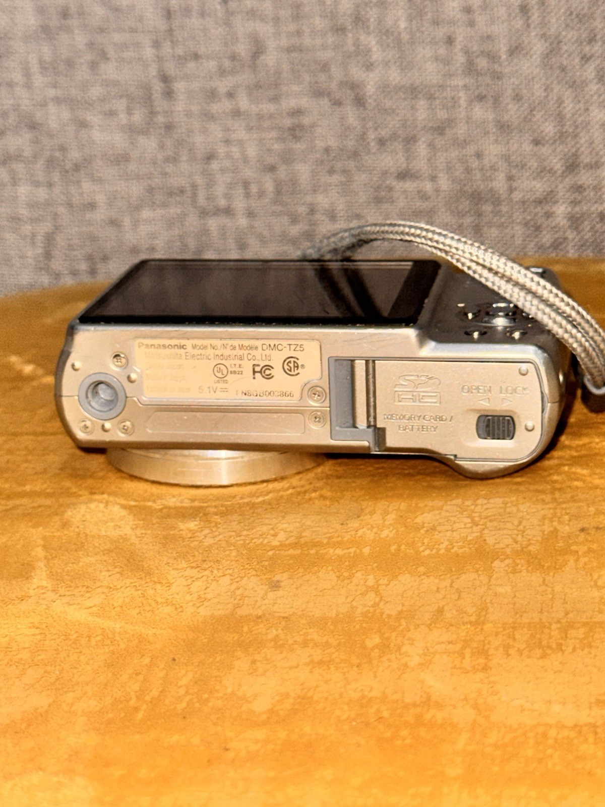 Panasonic LUMIX DMC-TZ5 9.1MP Digital Camera - Working - Lens Cover Issue