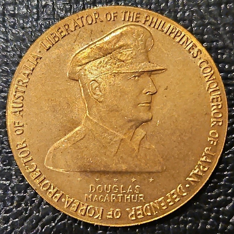 2013 DOUGLAS MACARTHUR MEDAL COIN TOKEN US ARMY WWII WORLD WAR II 1962