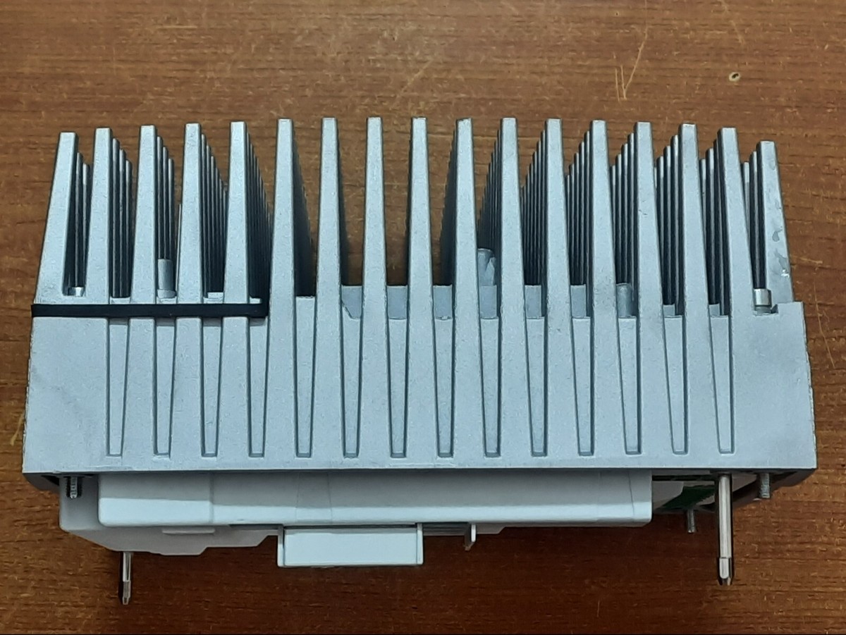 Lenze 8200 Motec inverter 1.5 Kw. -Type: E82MV152_4B001 -New in