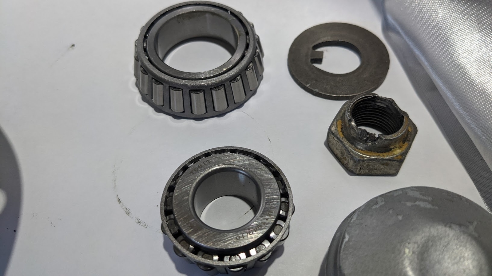 FERRARI 308 81 USA PARTS FRONT WHEEL HUB RIGHT or LEFT SIDE COMPLETE 115966 n...