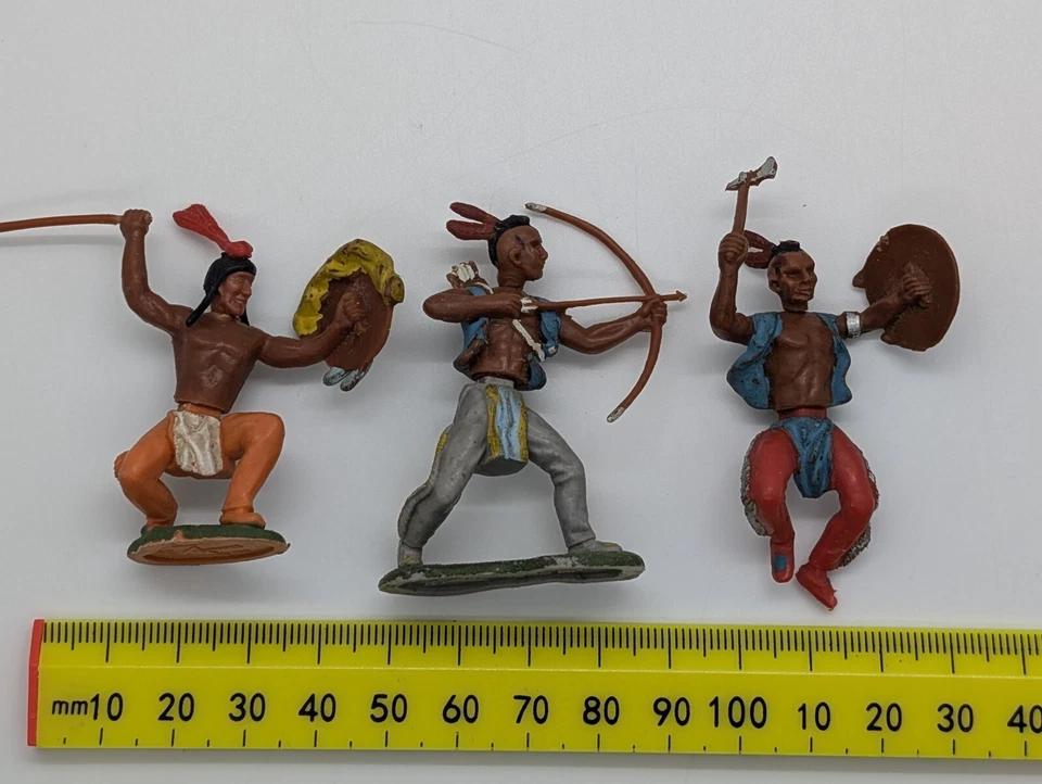 Vintage 3 Britains Swoppet Indian Braves Native Americans  - Image 4 of 4