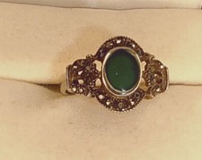 Attractive 925 Sterling Silver Ring with oval green stone Size 8 6