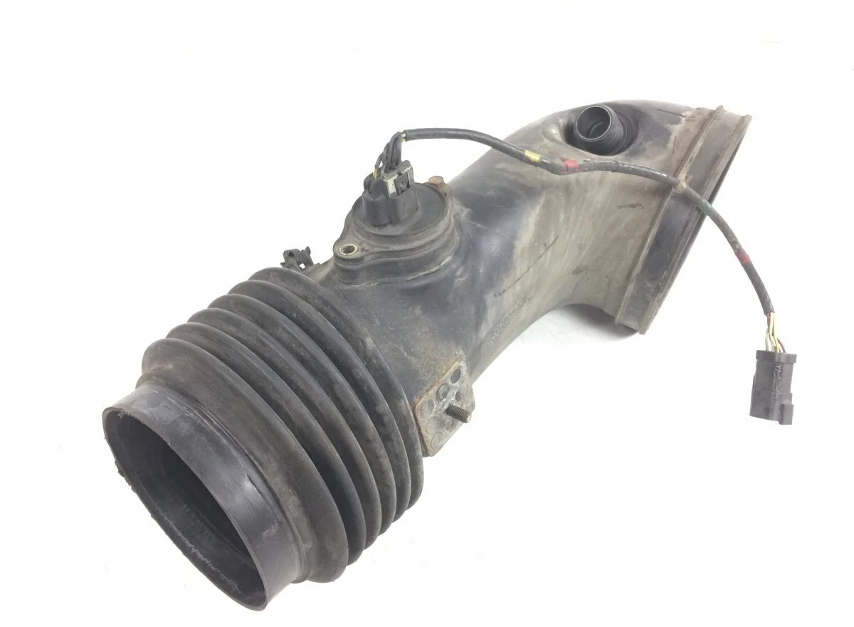 1727876 2094103 Air Intake Pipe from air Filter to Turbocharger 