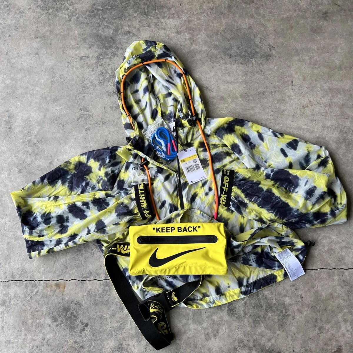 Nike off shop white raincoat