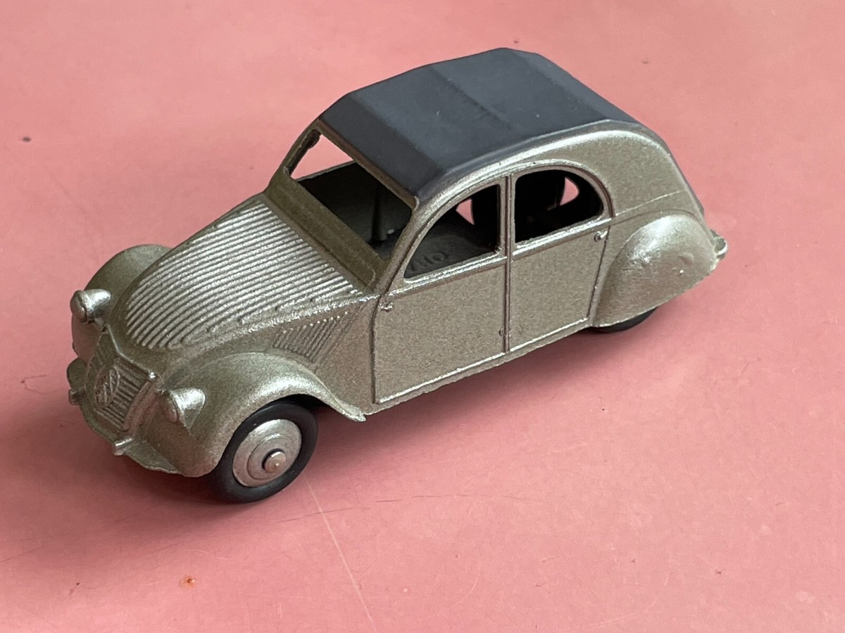 Dinky Toys 24T Citroën 2CV gris doré métallisé 1 feu état