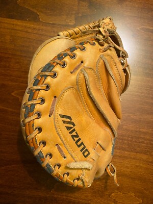 Mizuno MT1060 Professional Model Max flex Catchers Mitt Glove RH