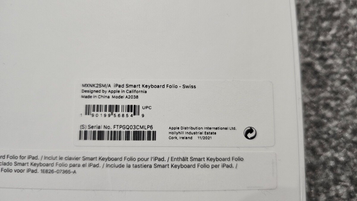 Apple Smart Keyboard Folio for 11-inch iPad Pro - Swiss Language Apple Smart Keyboard Folio for 11-inch iPad Pro - Swiss Language
