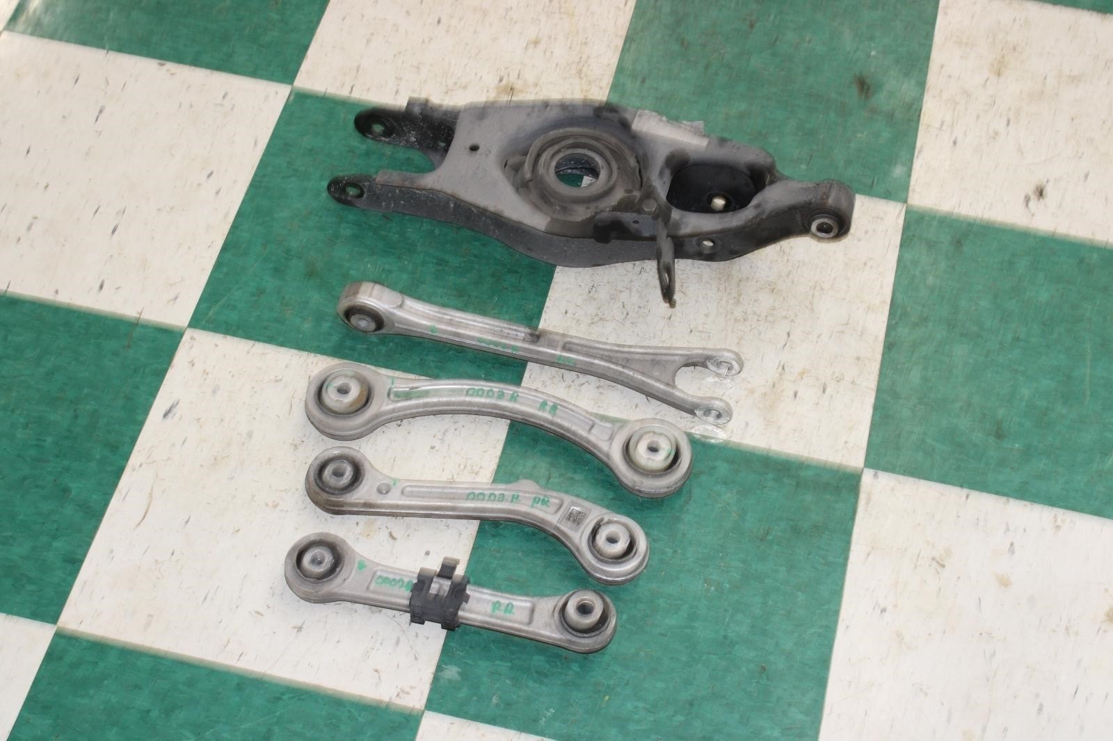 Maserati Ghibli 2014-2024 Rear Right Upper Control arms Set