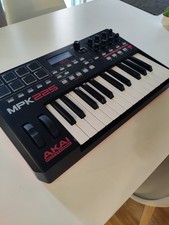 Akai MPK 225 mini keyboard controller Midi (N...