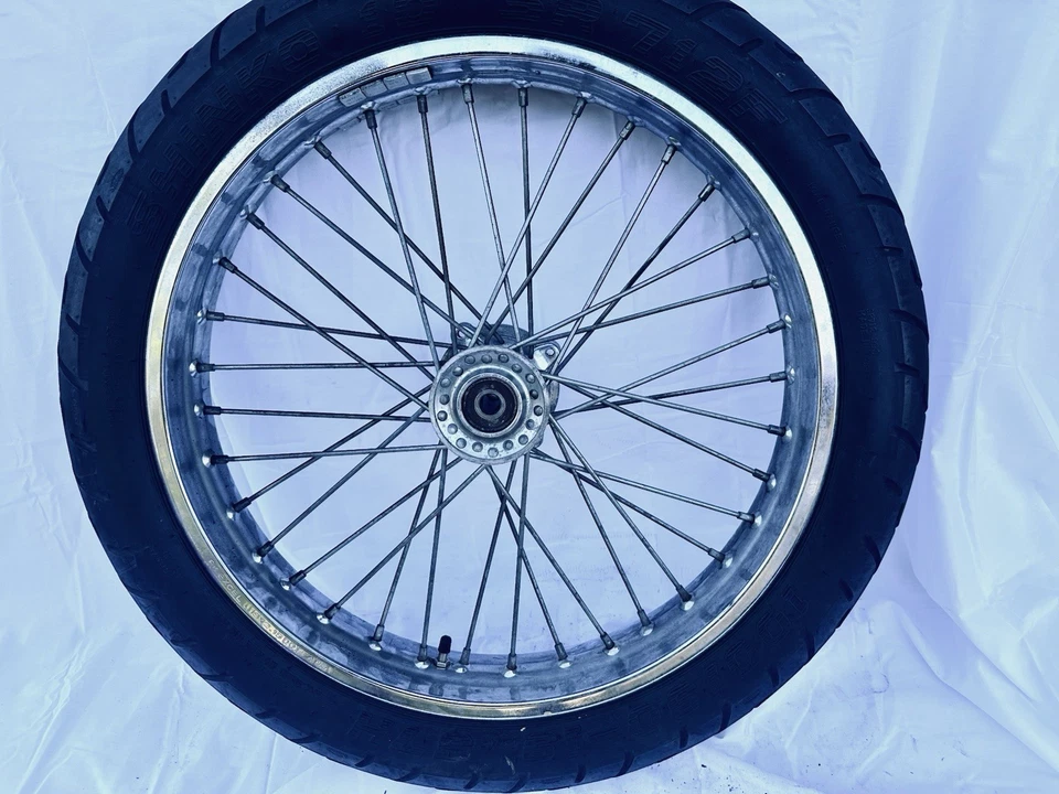 Llanta y neumático Suzuki Savage 650 LS650 2006 Boulevard S40 con radios Foto 4 de 4