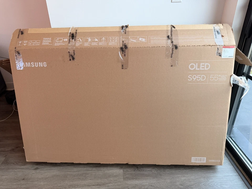 Samsung - 55” Serie S95D OLED 4K Smart Tizen TV sin deslumbramiento (QN55S95DAFXZA) Foto 3 de 3