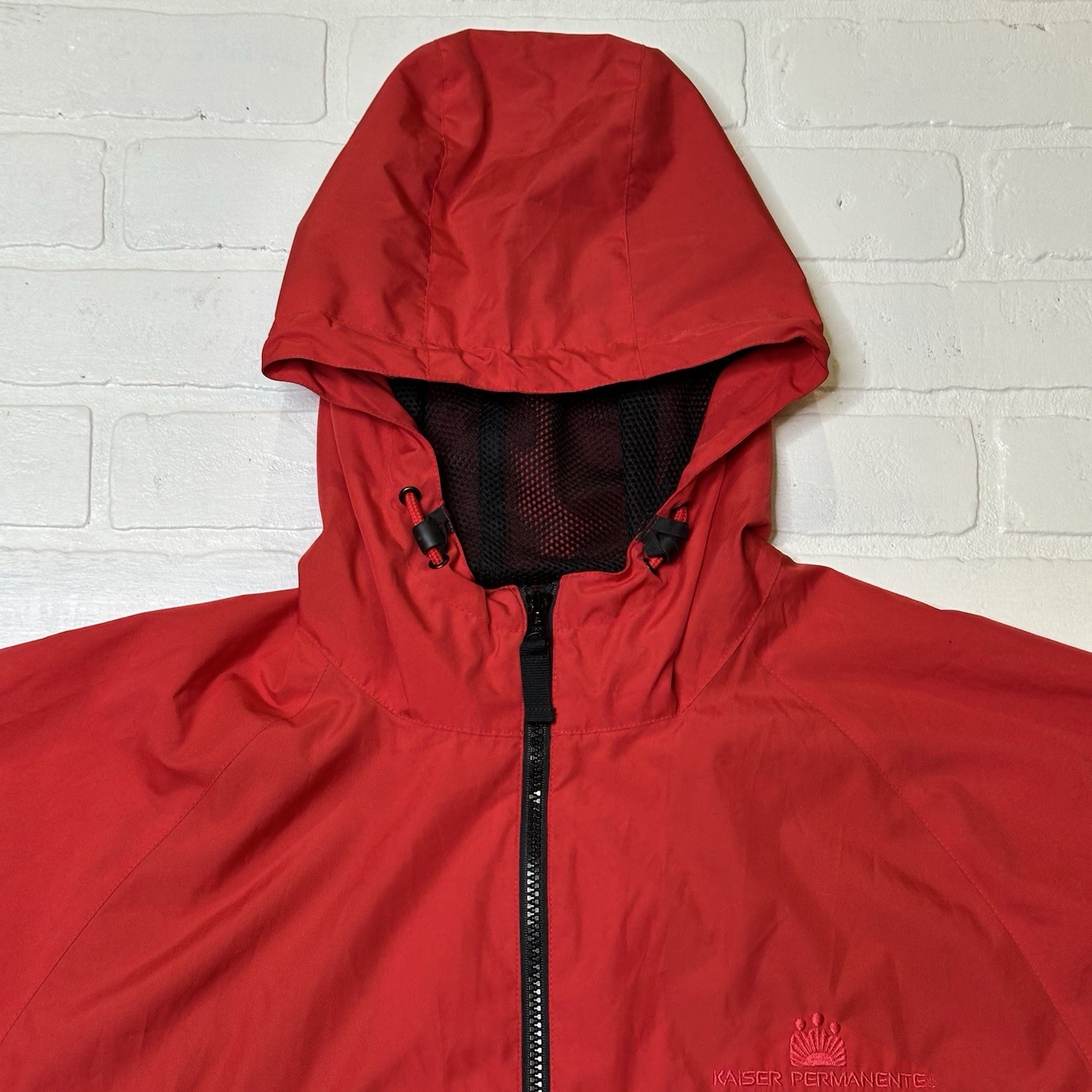 Kaiser Permanente Red Jacket Size Large Lightweig… - image 7